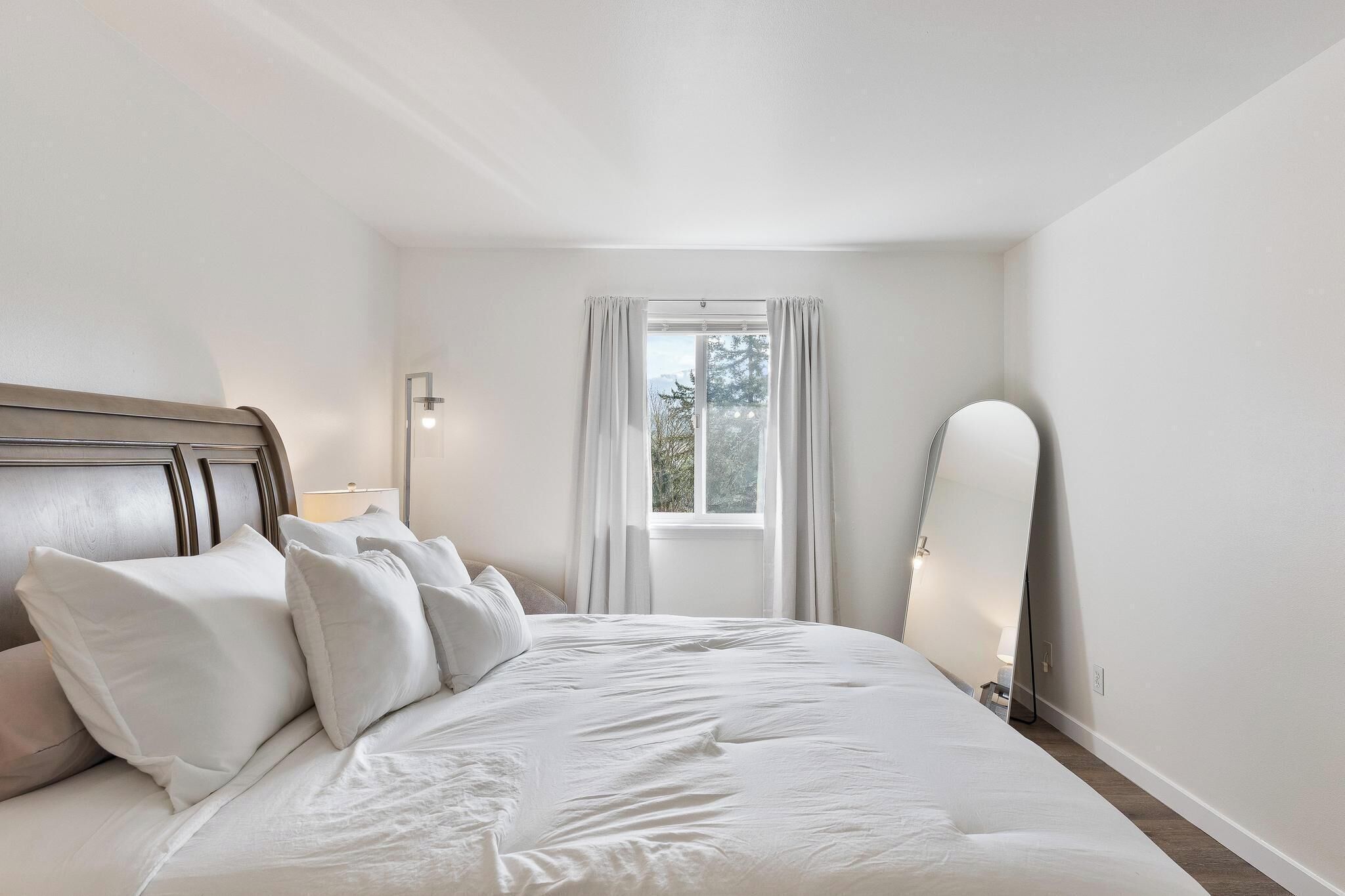 3 makuuhuonetta, työpöytä, silitysrauta/-lauta, ilmainen Wi-Fi