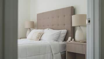 3 bedrooms, desk, iron/ironing board, free WiFi