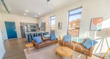 Luxury Downtown EC Apartment 2BR