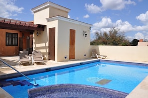 Piscine extérieure