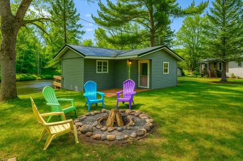 Lake Holcombe Waterfront Escape