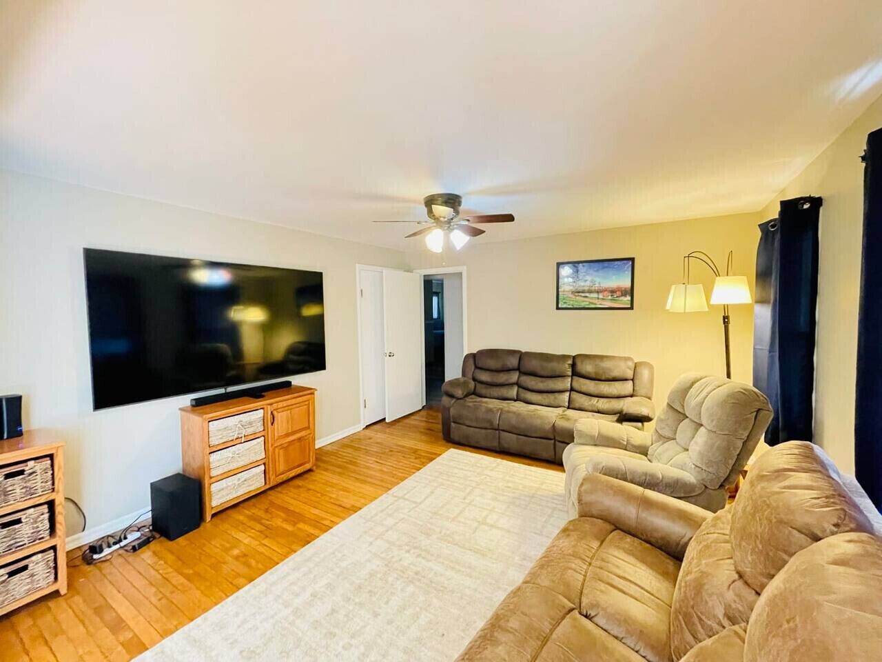 Cheerful 3 Bedroom House With Hot Tub, Disney Plus - Eau Claire, WI