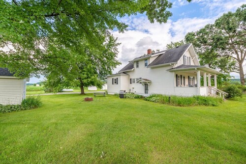 Grandma`s Place/Country Home in the City