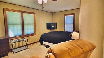 3 slaapkamers, een strijkplank/strijkijzer, wifi, beddengoed