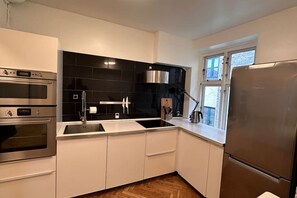 Fridge, microwave, oven, dishwasher