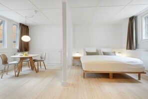 Bügeleisen/Bügelbrett, WLAN, Bettwäsche