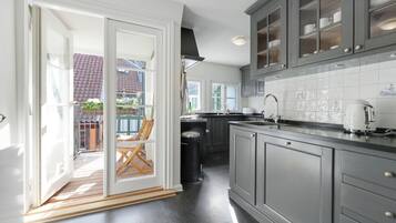 Refrigerador, horno, parrilla de estufa y lavavajillas