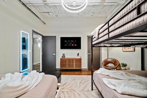 1 bedroom, desk, free WiFi, bed sheets