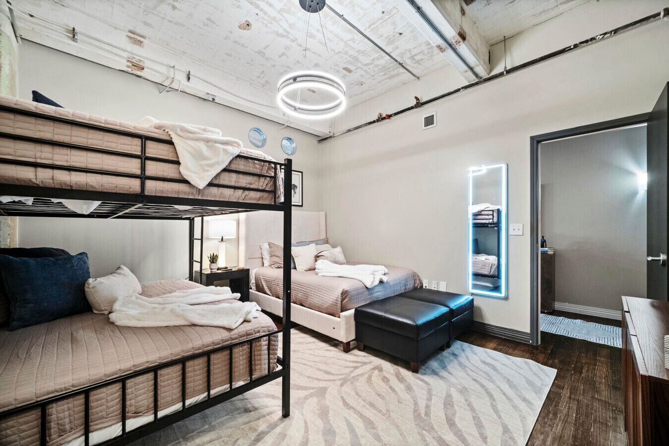 1 chambre, bureau, Wi-Fi gratuit, draps fournis