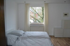 2 Schlafzimmer, Bügeleisen/Bügelbrett, Internetzugang, Bettwäsche