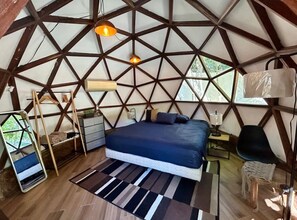 5 chambres, fer et planche à repasser, Wi-Fi, draps fournis