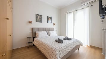 2 bedrooms, iron/ironing board, travel crib, WiFi