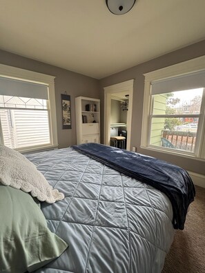 1 bedroom, desk, free WiFi, bed sheets