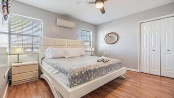 3 habitaciones, tabla de planchar con plancha, wifi y ropa de cama