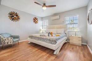 3 slaapkamers, een strijkplank/strijkijzer, wifi, beddengoed