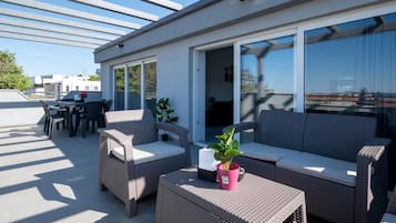 Căn hộ (Panoramic View Apartment ILM) | Hiên