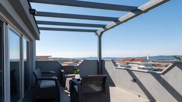 Apartment (Panoramic View Apartment ILM) | Terrace/patio