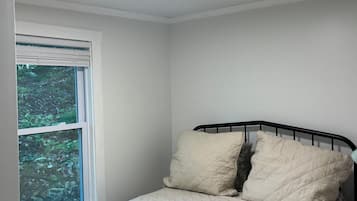 2 chambres, fer et planche à repasser, Wi-Fi, draps fournis