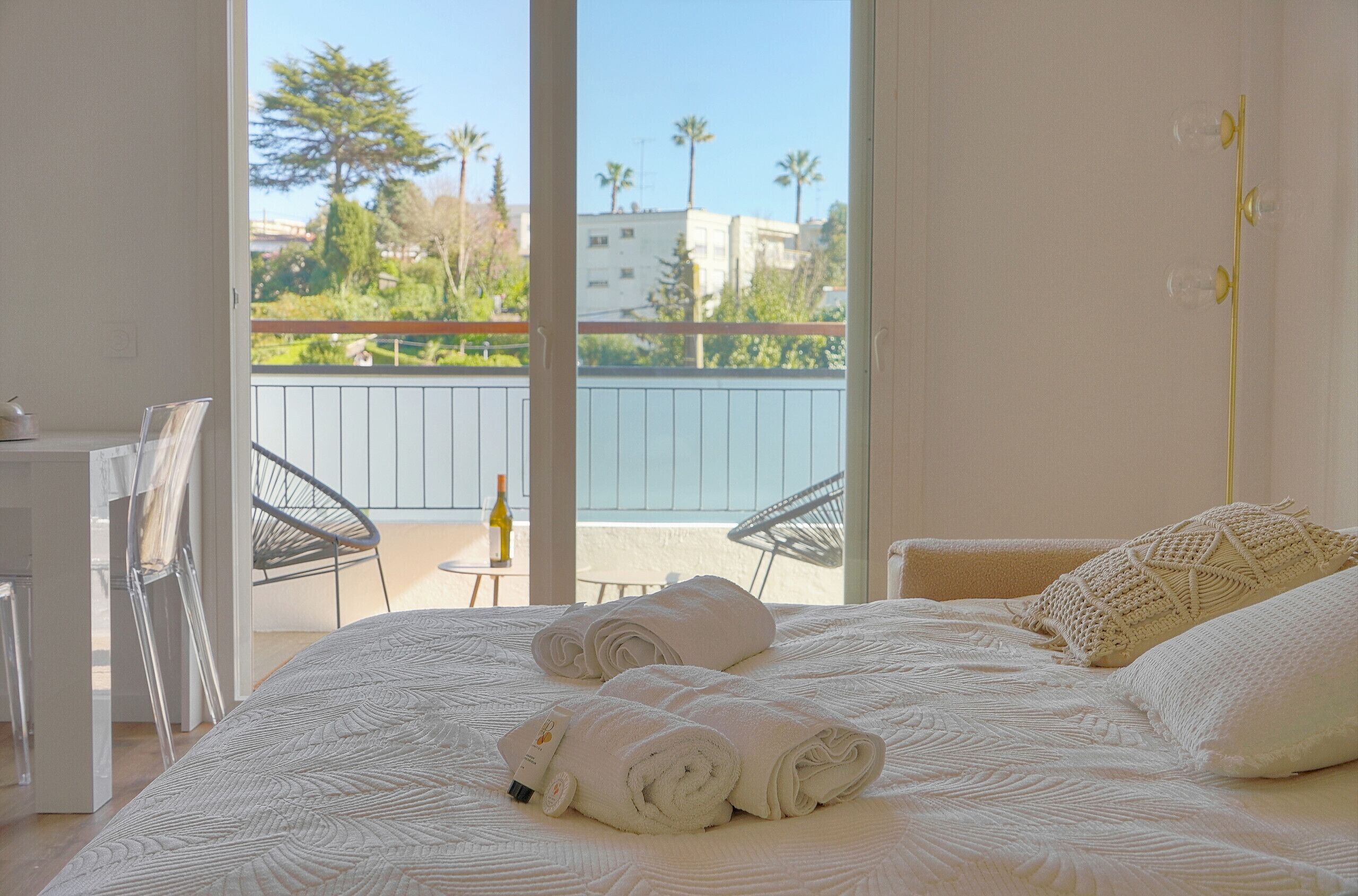 Iron/ironing board, free WiFi, bed sheets