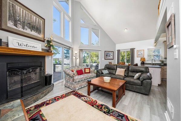 Smart TV, fireplace, table tennis, books