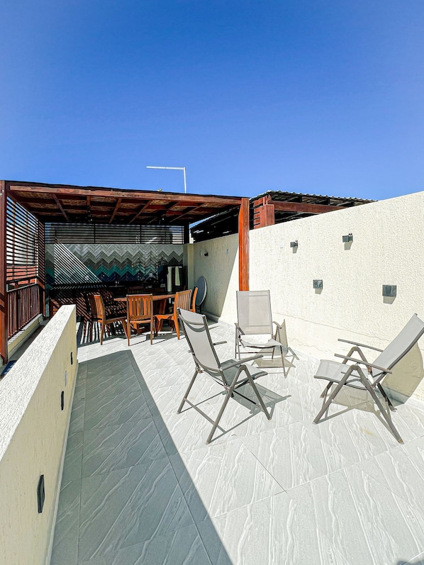 Family Apartment | Outdoor dining