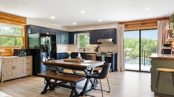 Refrigerador, microondas, horno, placa de cocina