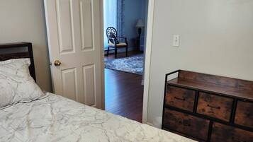 2 habitaciones, tabla de planchar con plancha y wifi gratis