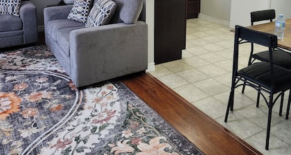 Cozy 2-bedroom apartment with WiFi, laundry and parking in Grand Falls-Windsor