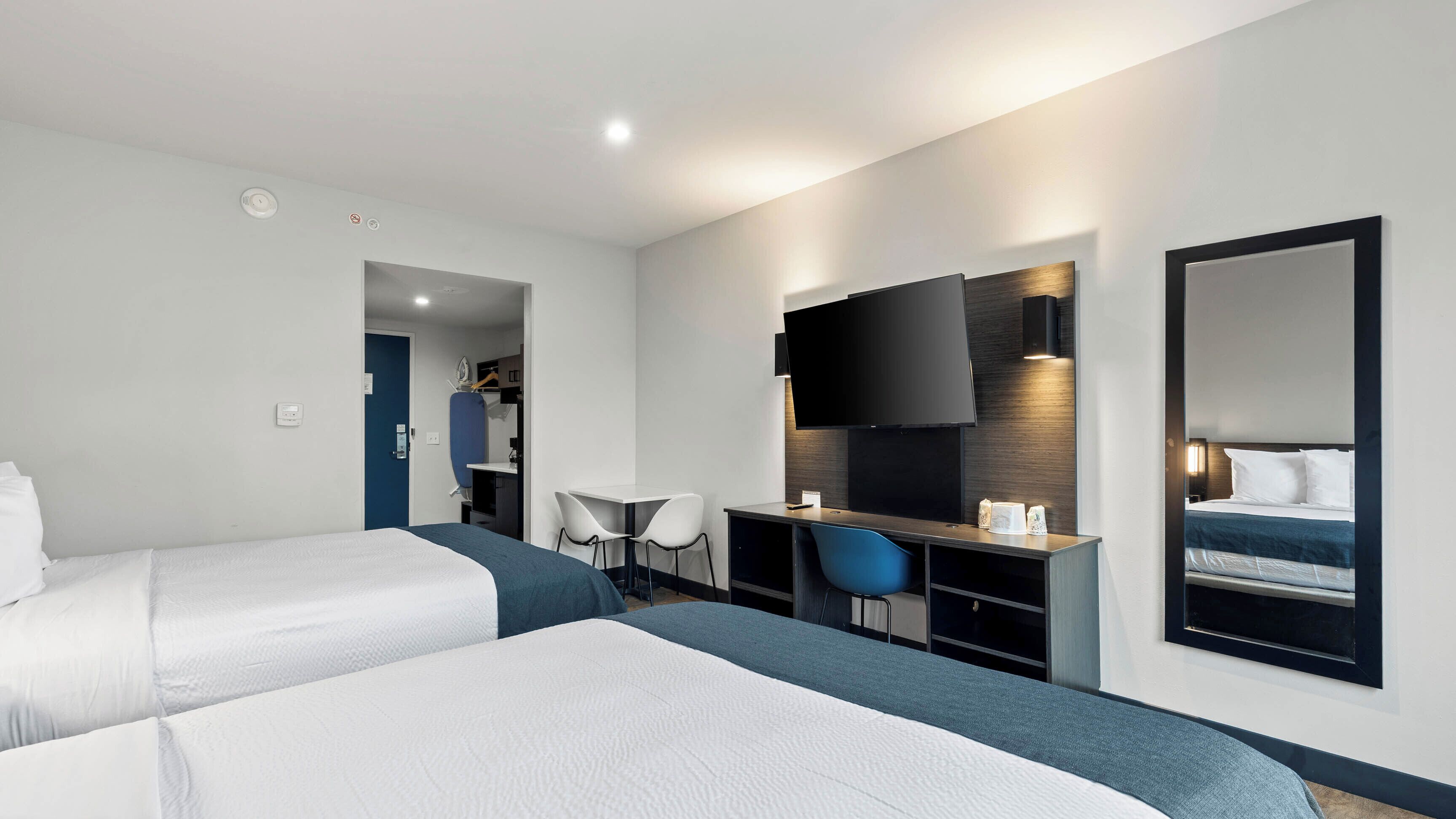 Phòng Tiêu chuẩn, 2 giường cỡ queen, không hút thuốc | Bộ đồ giường cao cấp, bàn ủi/dụng cụ ủi quần áo 