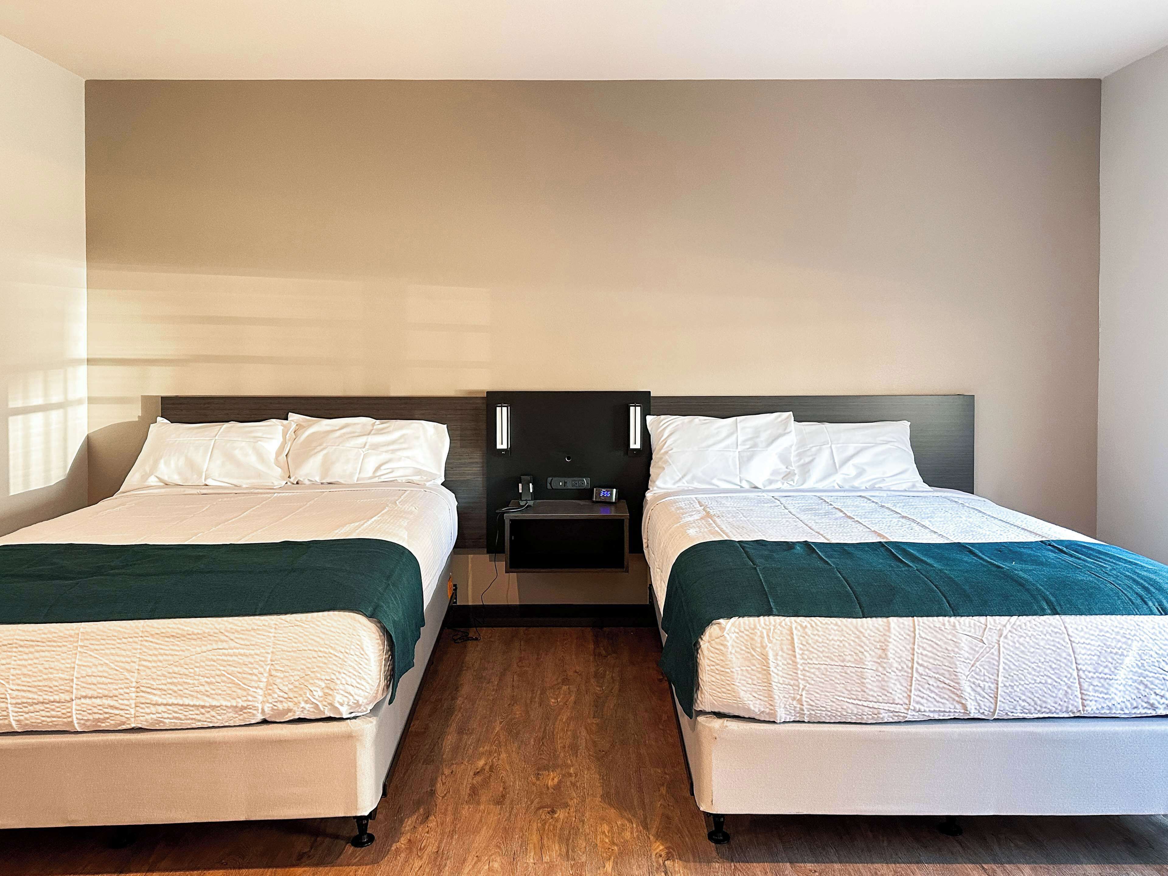 Ropa de cama de alta calidad, tabla de planchar con plancha, wifi gratis