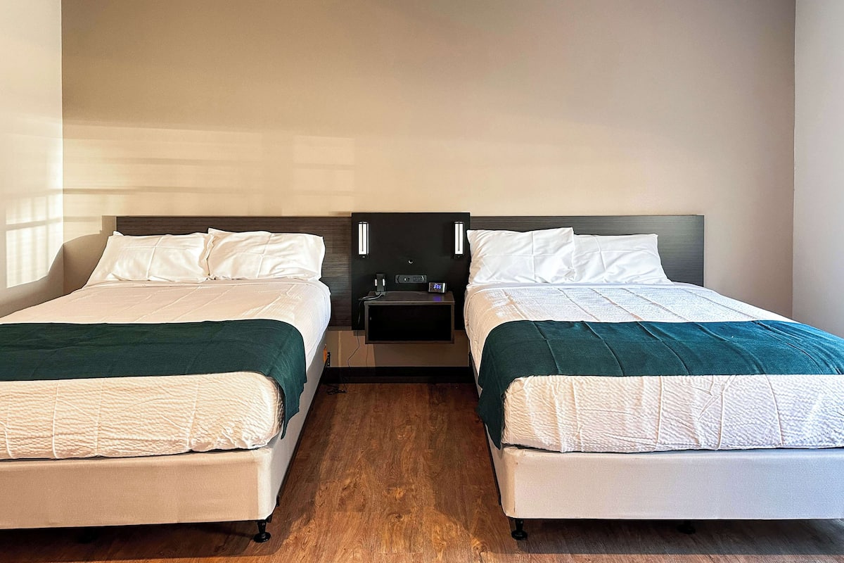 Ropa de cama de alta calidad, tabla de planchar con plancha, wifi gratis