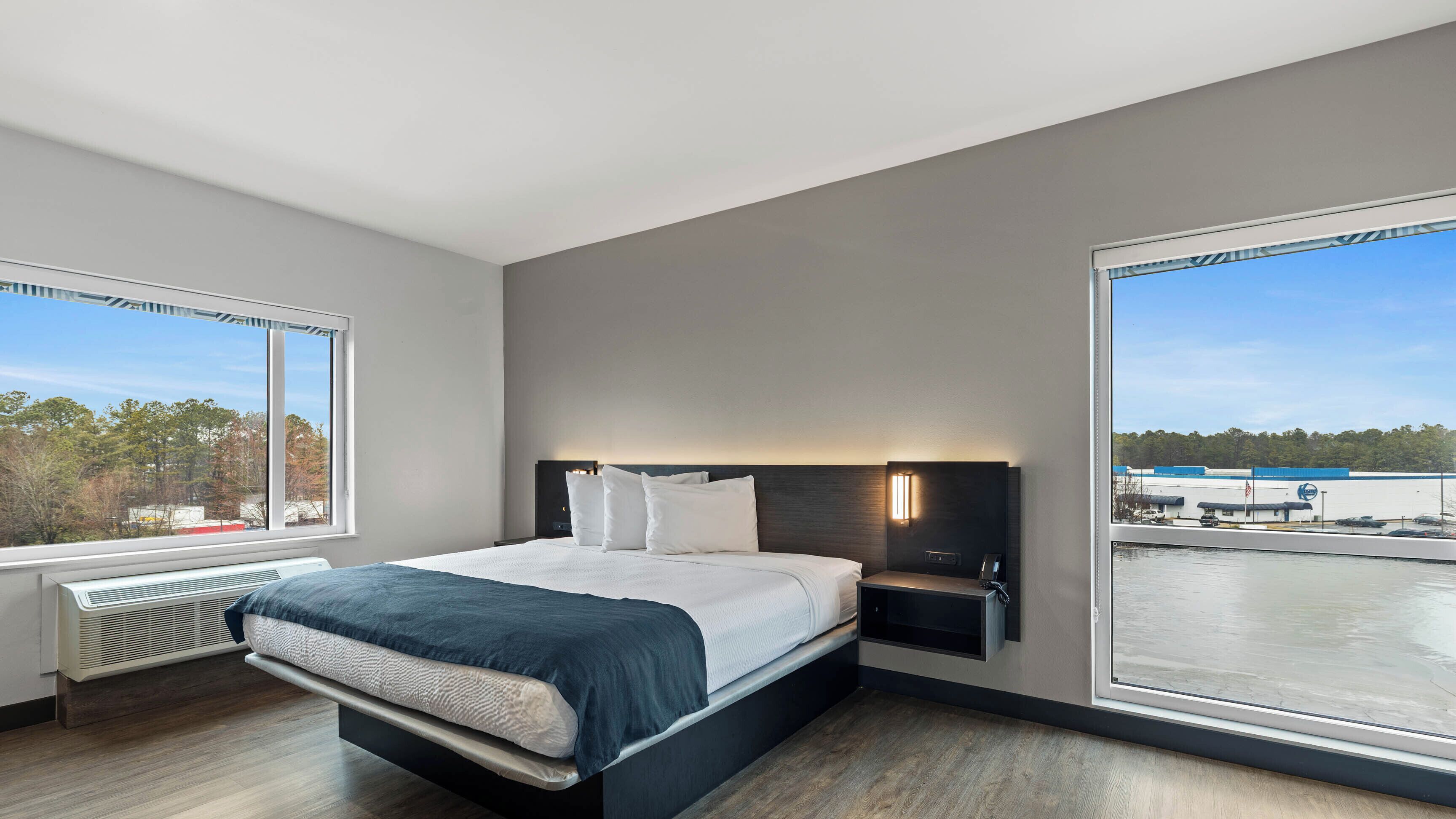 Luxe beddengoed, een strijkplank/strijkijzer, gratis wifi, beddengoed