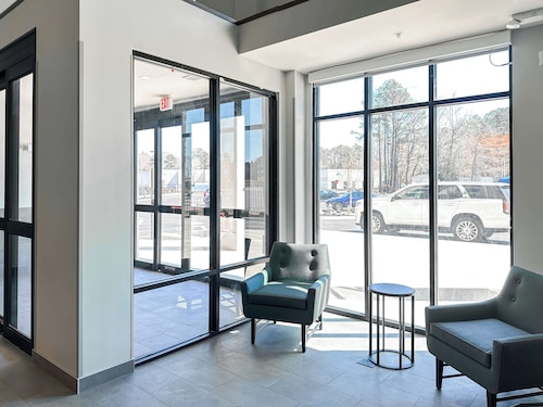 Studio 6 Richmond Airport