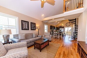 TV - Outer Banks Family Fun Cottage! (Powells Point)