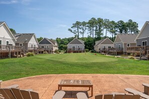 Property grounds - Outer Banks Waterpark & Family Fun Cottage (Powells Point)