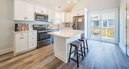 New Outer Banks Golf Cottage