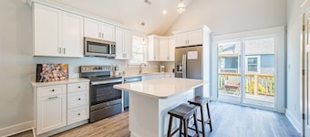 New Outer Banks Golf Cottage