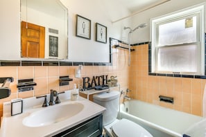 Towels - 10 Mi to Downtown St Louis: Convenient Apartment! (St. Louis)
