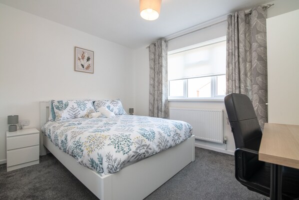 2 bedrooms, desk, iron/ironing board, free WiFi