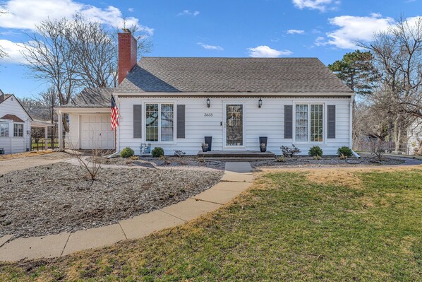 Exterior - Avalon Gage House (Topeka)
