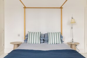 5 bedrooms, iron/ironing board, travel crib, free WiFi - CHELSEA ON THE THAMES (London)