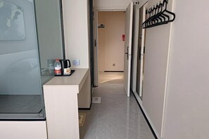 Room - IU Hotel Yining Shanghai City (Yining)