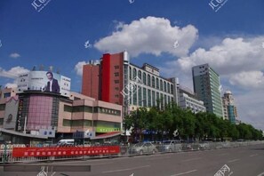 Exterior - IU Hotel Yining Shanghai City (Yining City)