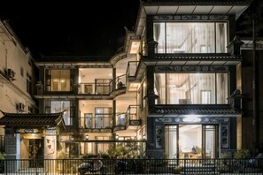 Unclassified image, 2 of 39, button - Longkan Yunding Courtyard Hotel (Dali City)