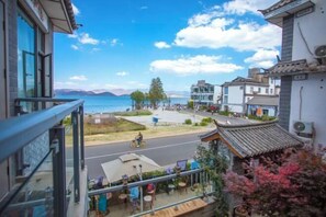 View from property - Longkan Yunding Courtyard Hotel (Dali)