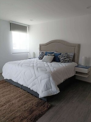 1 habitación, tabla de planchar con plancha, wifi y ropa de cama 