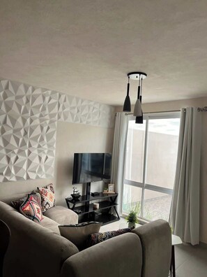 Téléviseur, bureau