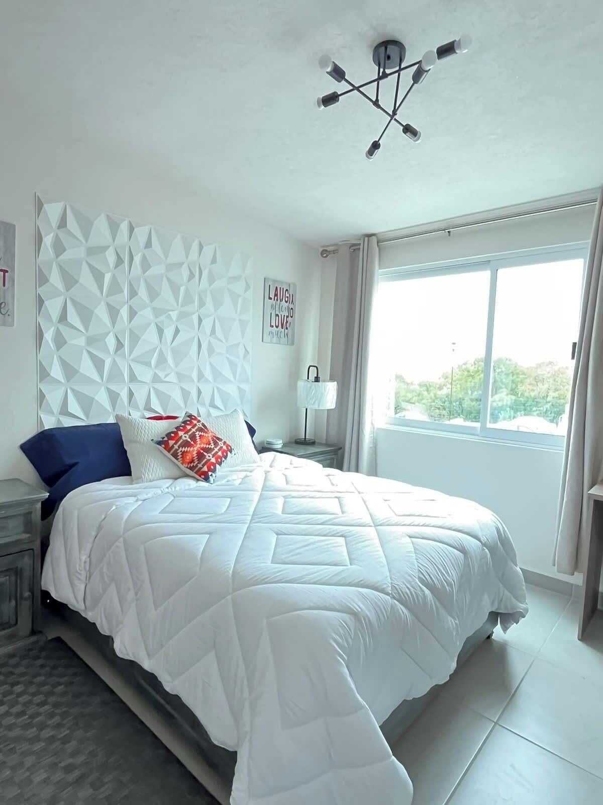 3 bedrooms, iron/ironing board, WiFi, bed sheets