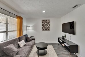 Tv, tv-spel och bordsfotboll