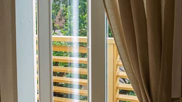 Comfort Twin Room, Balcony, City View | Living area | Flat-screen TV, heated floors